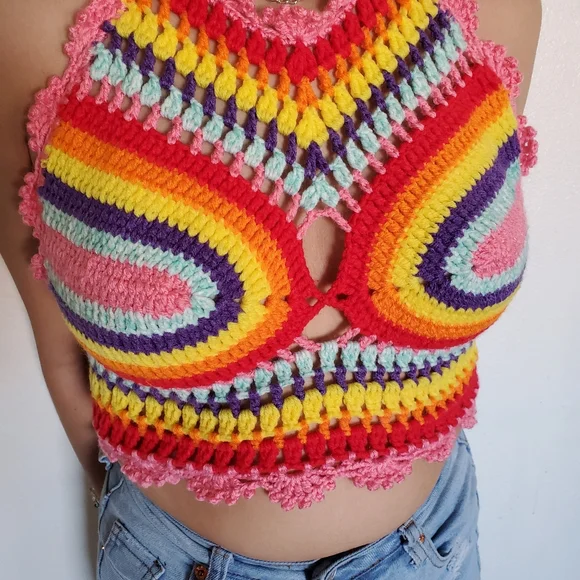 Crochet, High-Neck Halter Cop‎ Top. - Picture 2 of 8